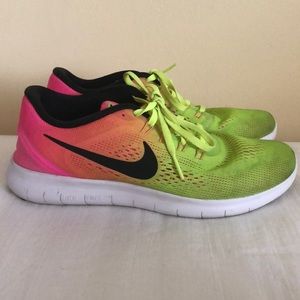 Nike Women’s Free RN  Neon Size 9.5